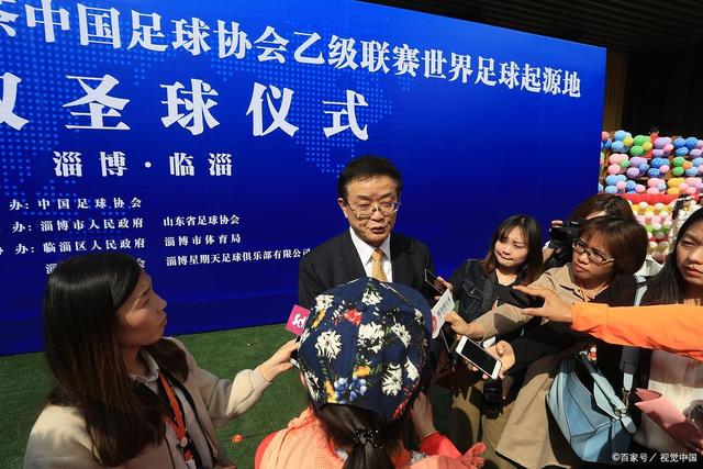 组图：英格兰VS墨西哥 贝林厄姆滑跪庆祝